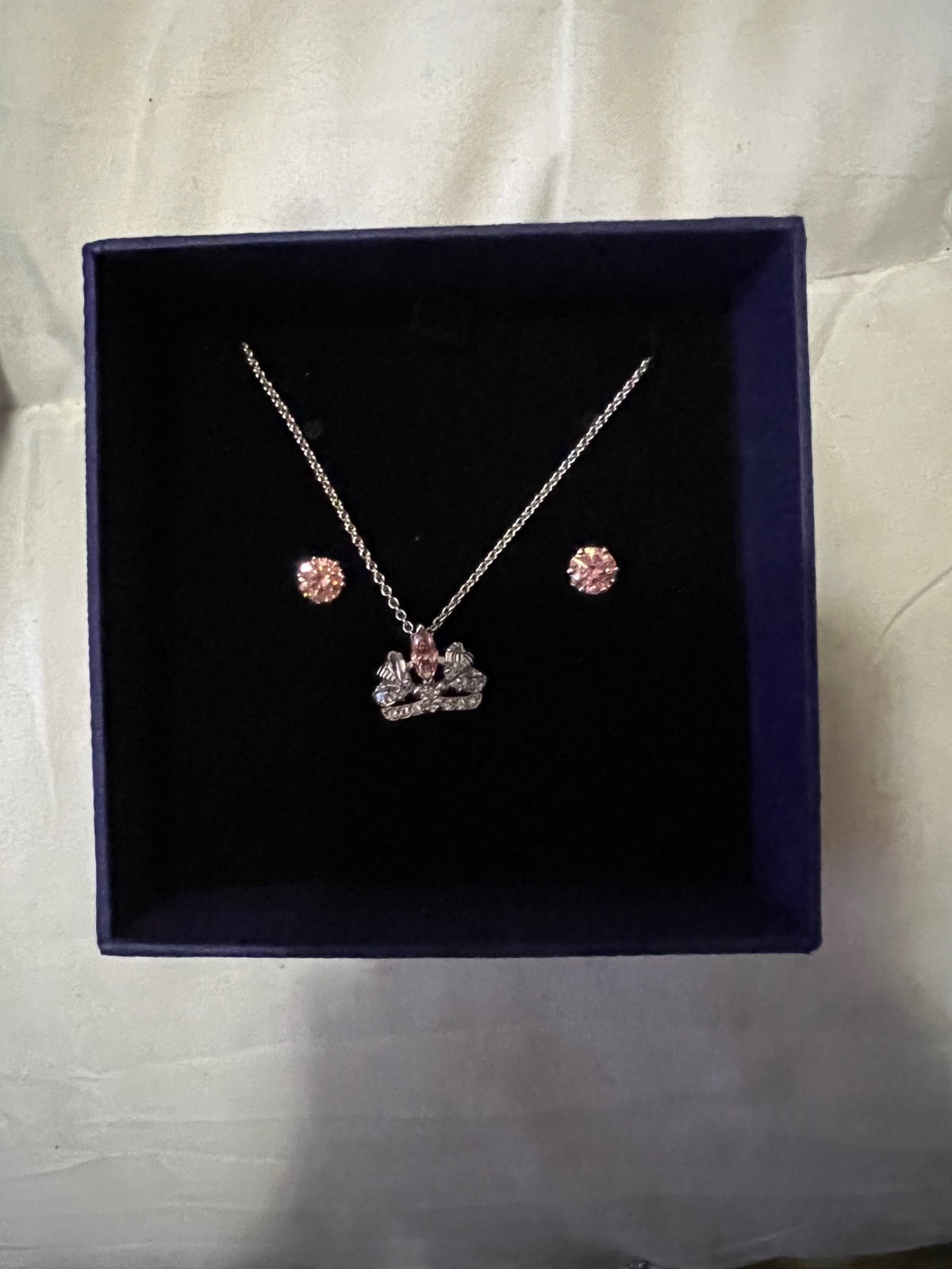 New never used Queen Bee Swarovski set Necklace and pink earrings