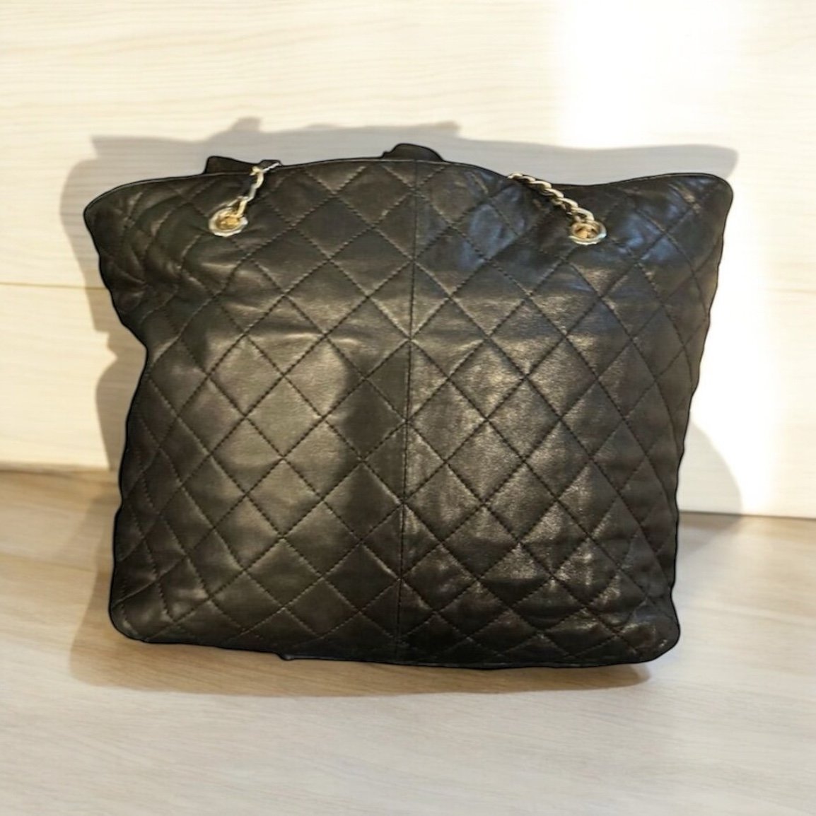 DKNY Black Quilted Leather Shoulder Bag with Gold Chain Strap