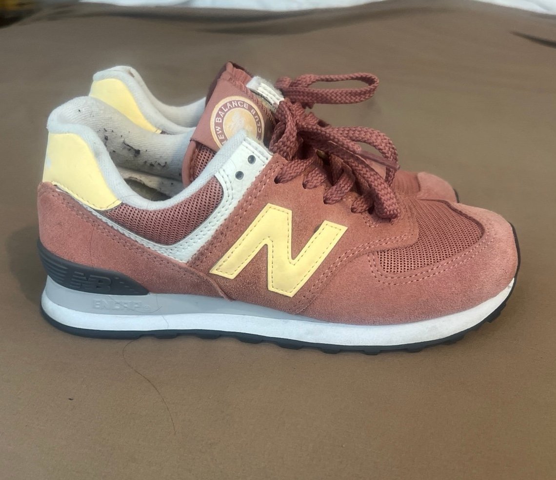 New balance woman’s sneakers