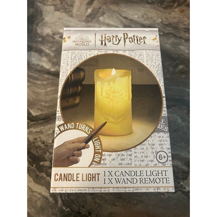 Néw sealed Harry Potter magical candle and wand