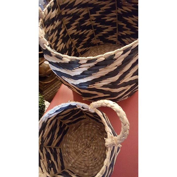 Set 2 large baskets with Zigzag Design.. 16x8 and 12xt gift idea.