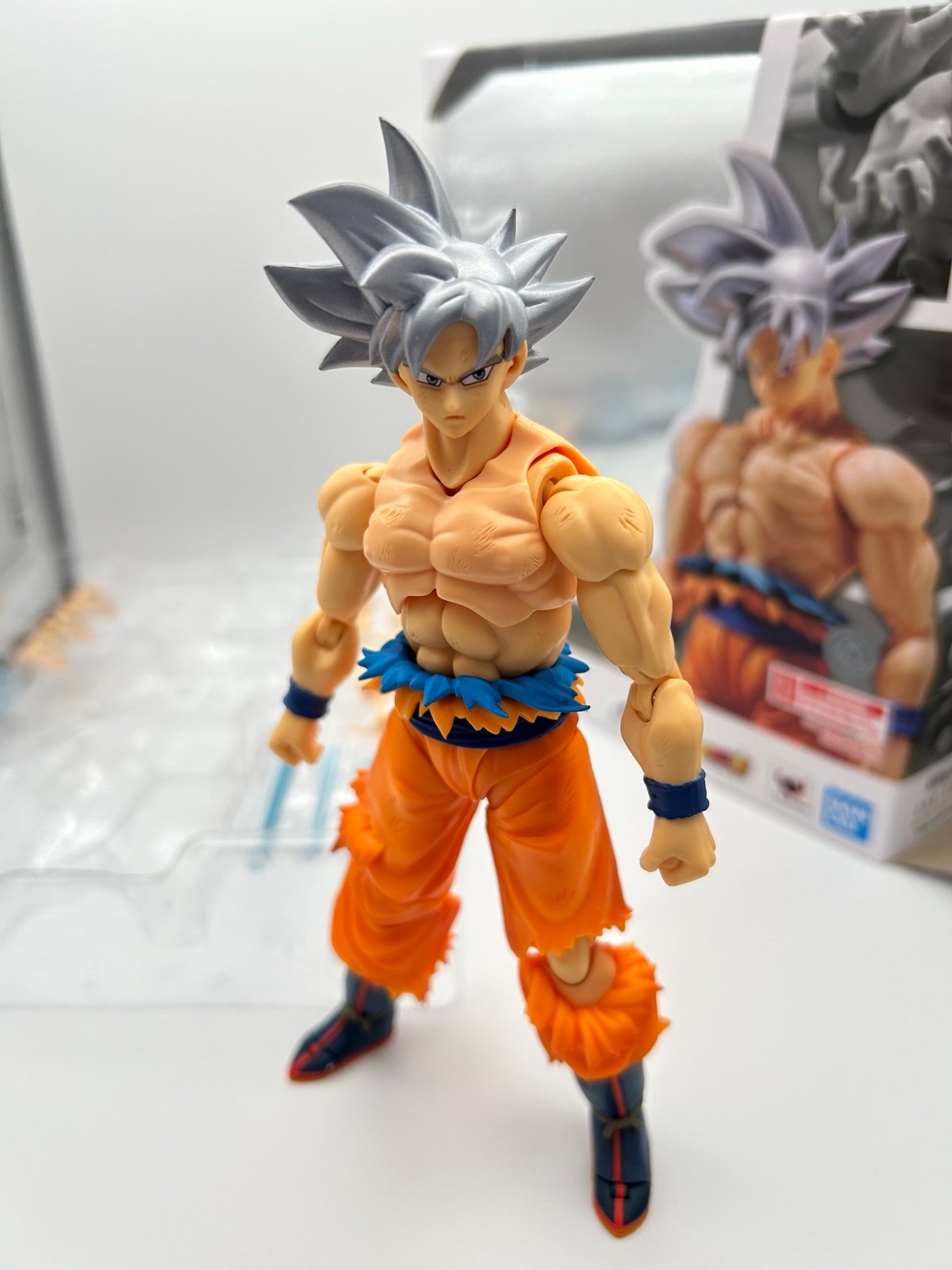 SHF ultra instinct Goku