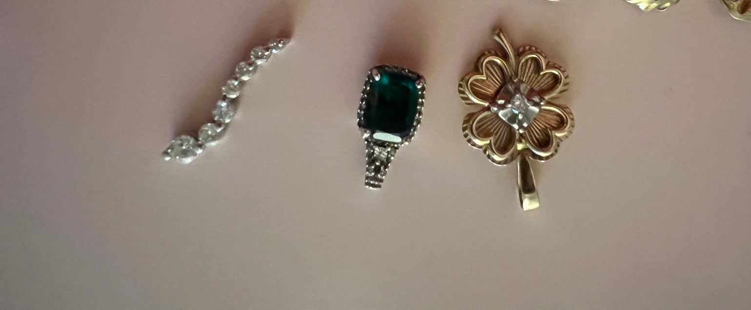 Gold jewelry lot