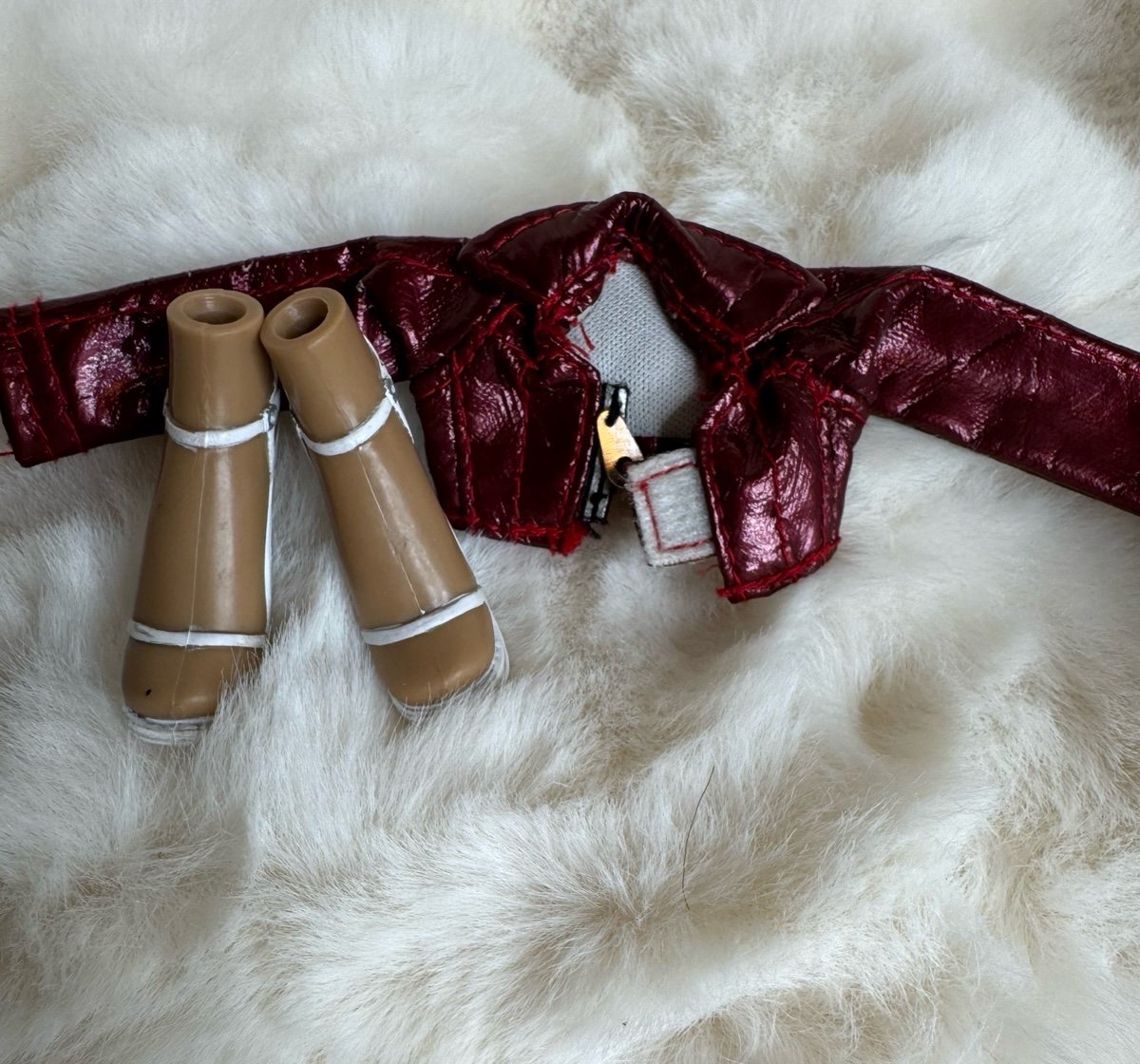 Bratz Doll Sasha Girls Night Out Burgundy Jacket With  White Heels #4