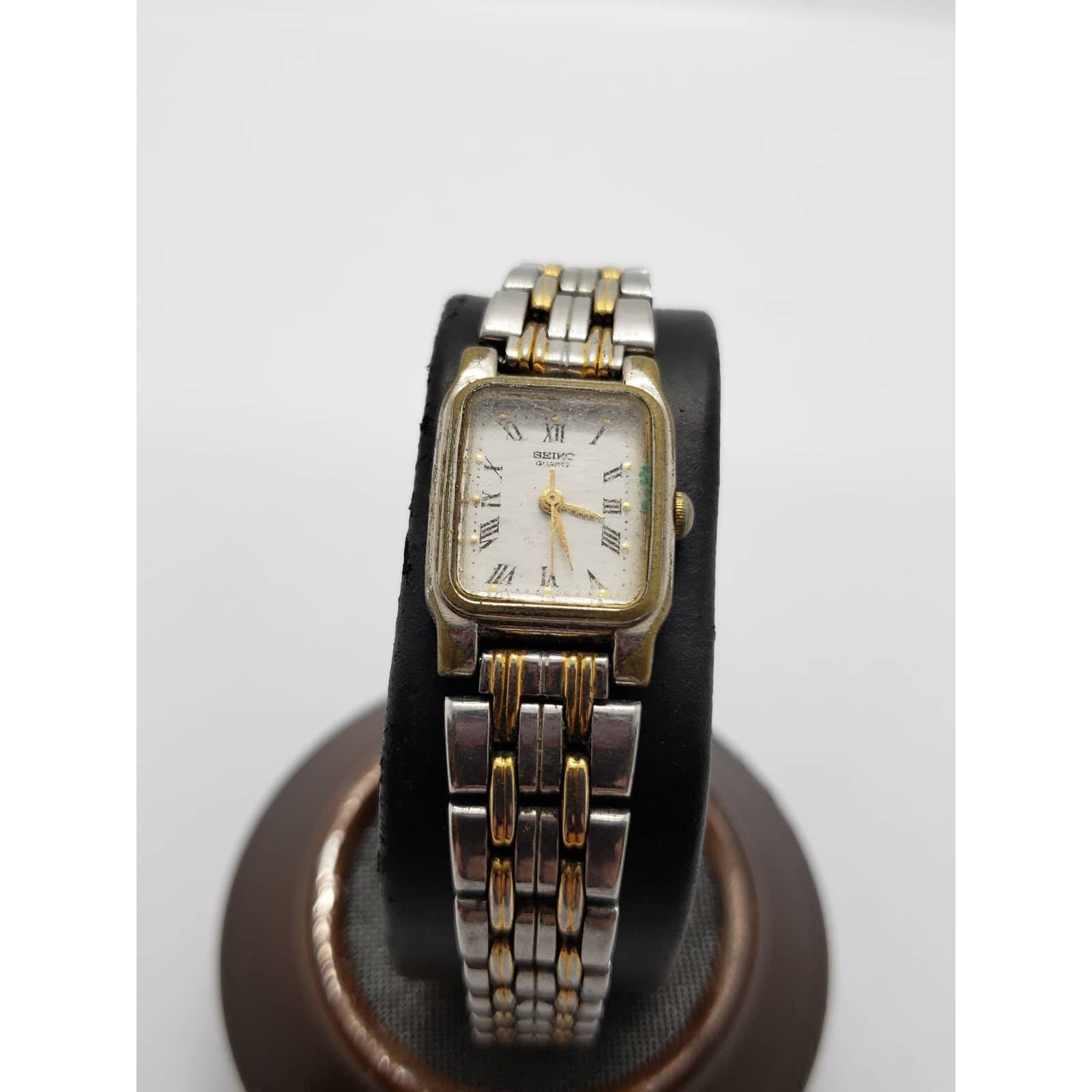Seiko Vintage Women's Watch 4V01-5511