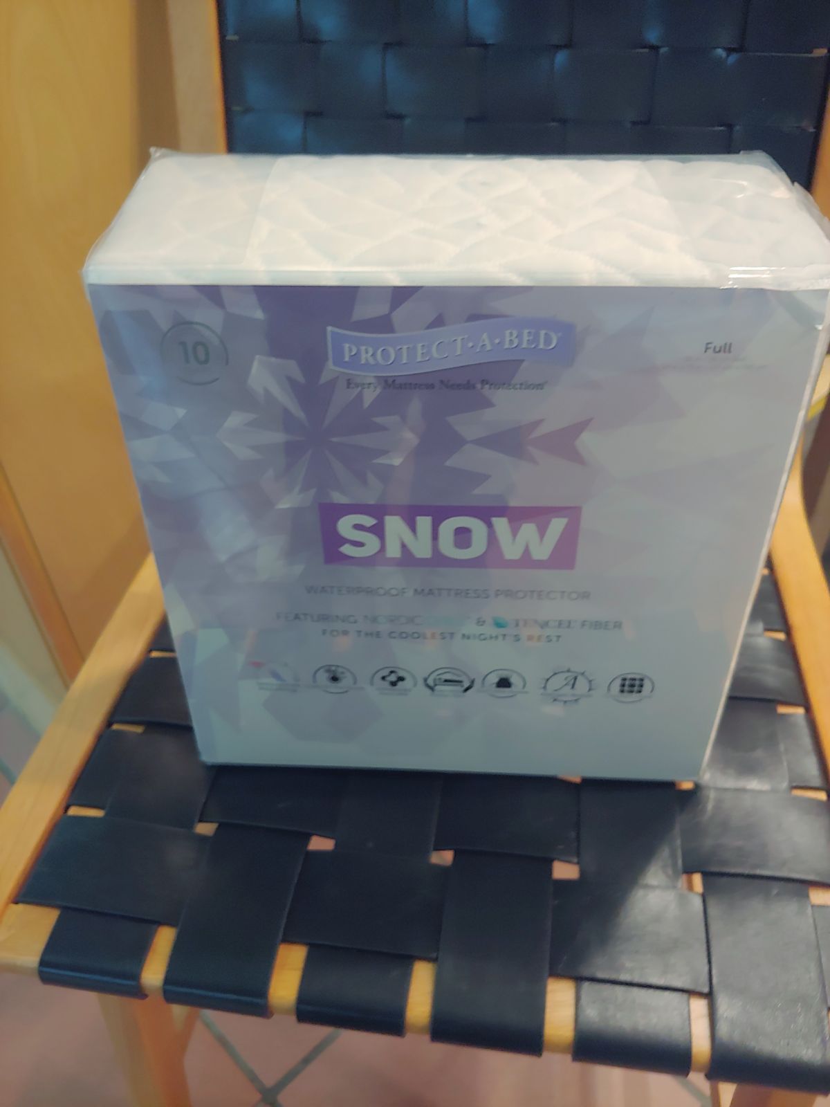 Waterproof mattress protector