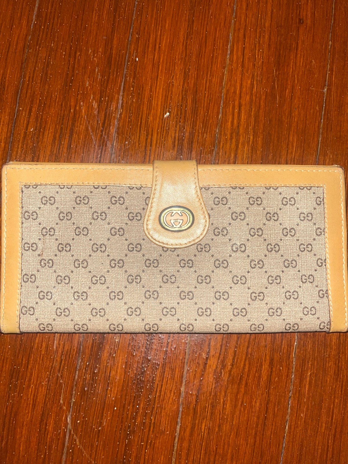 Gucci Vintage Leather Wallet
