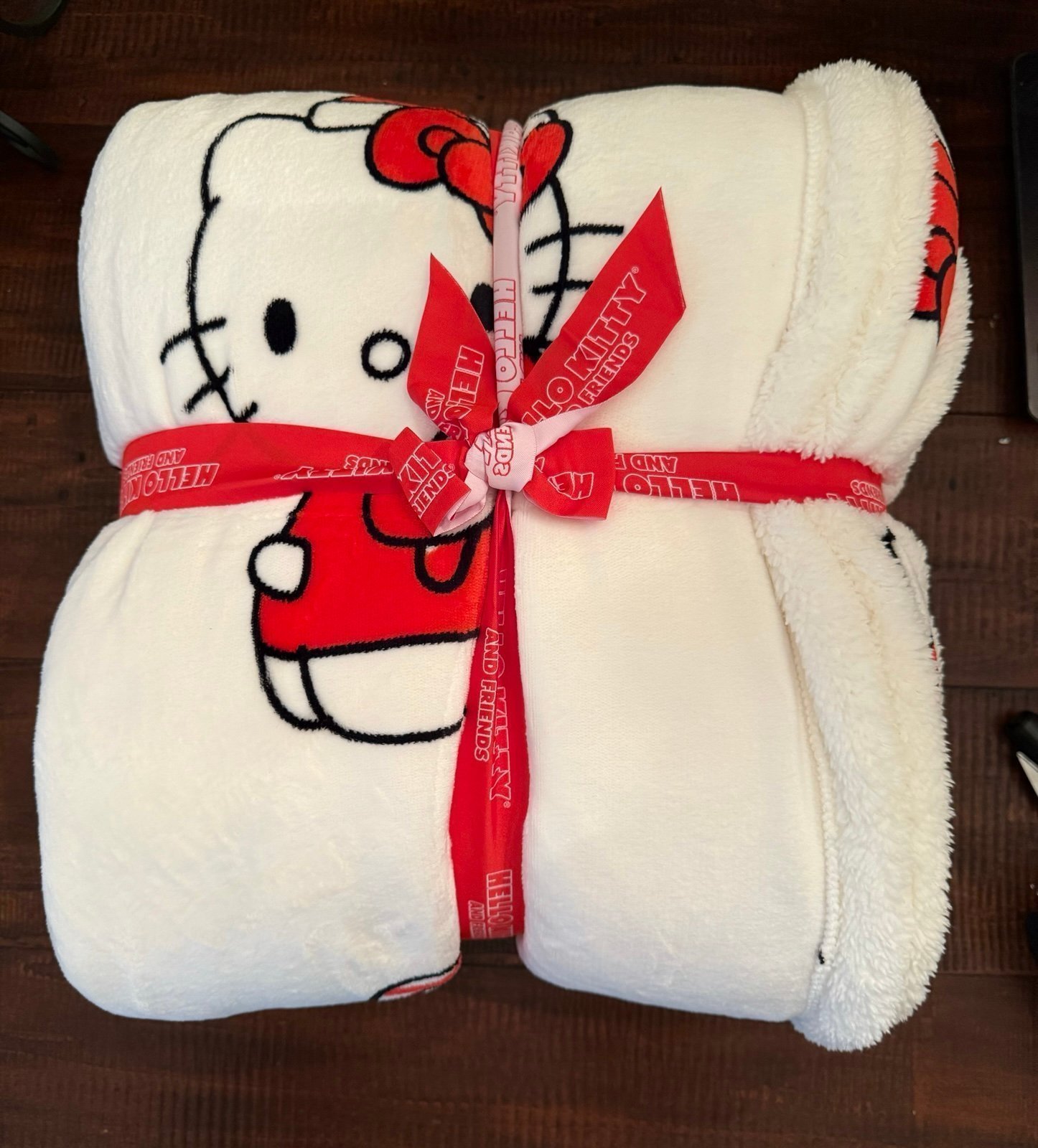 HELLO KITTY Christmas Sherpa Backed Blanket FULL/QUEEN BNWT - Candy Cane Print