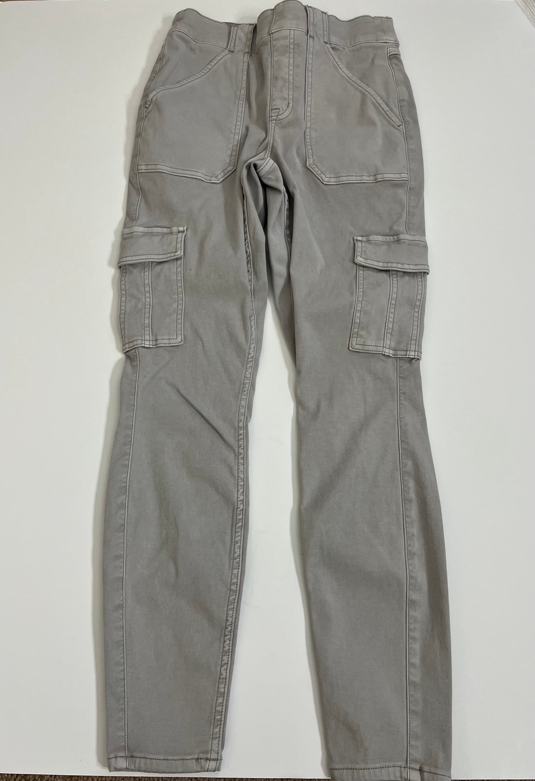 Spanx Stretch Twill Ankle Cargo Pants Size Medium Gray