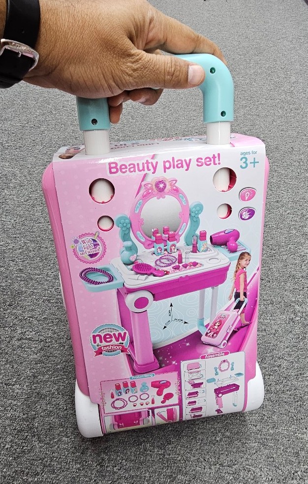 Play set for girl wheel bag