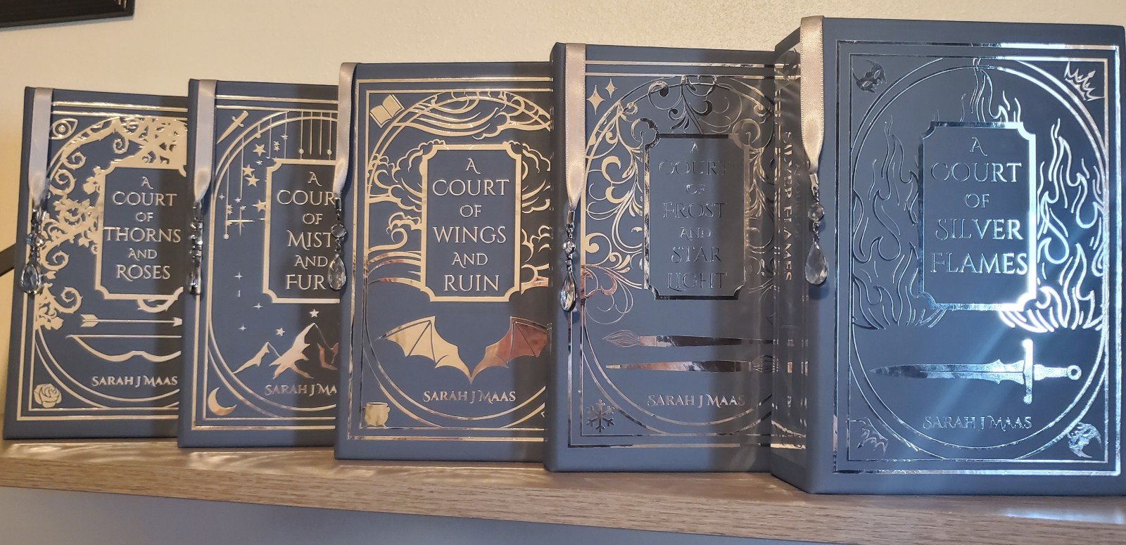 A Court of Thorns and Roses