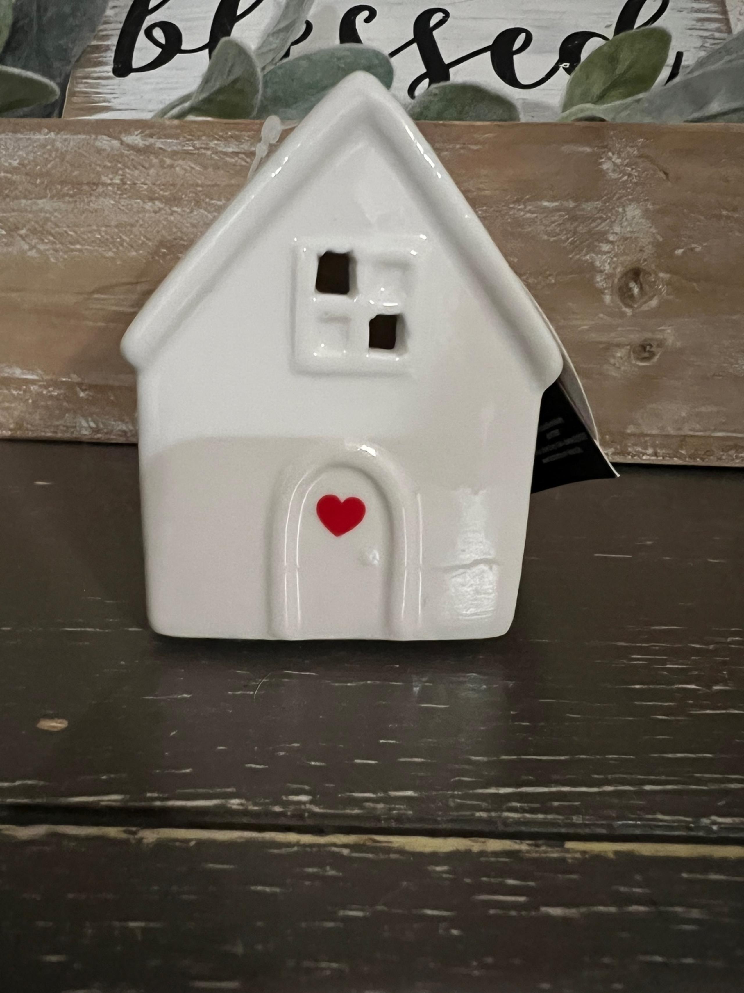 Mini ceramic light up house with hearts NWT