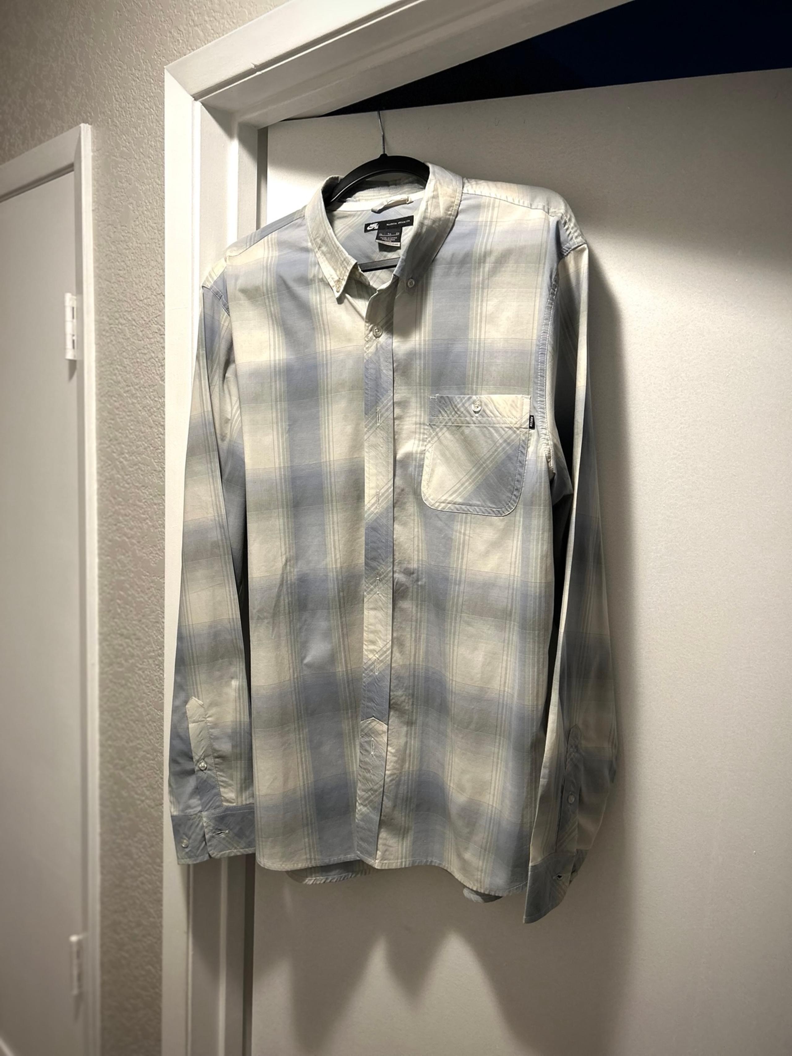 Nike SB Men’s Long Sleeve Plaid Button Up Shirt Blue Gray Causal Skate Size XL
