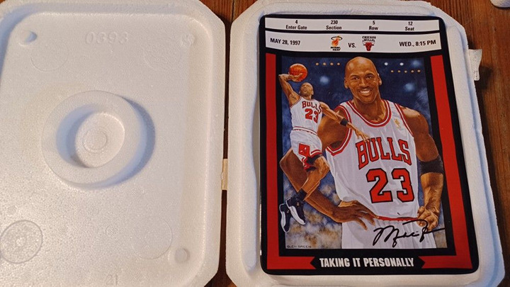 Michael Jordan Collector's Plate Taking It Personal Chicago Bulls Greatness Upp