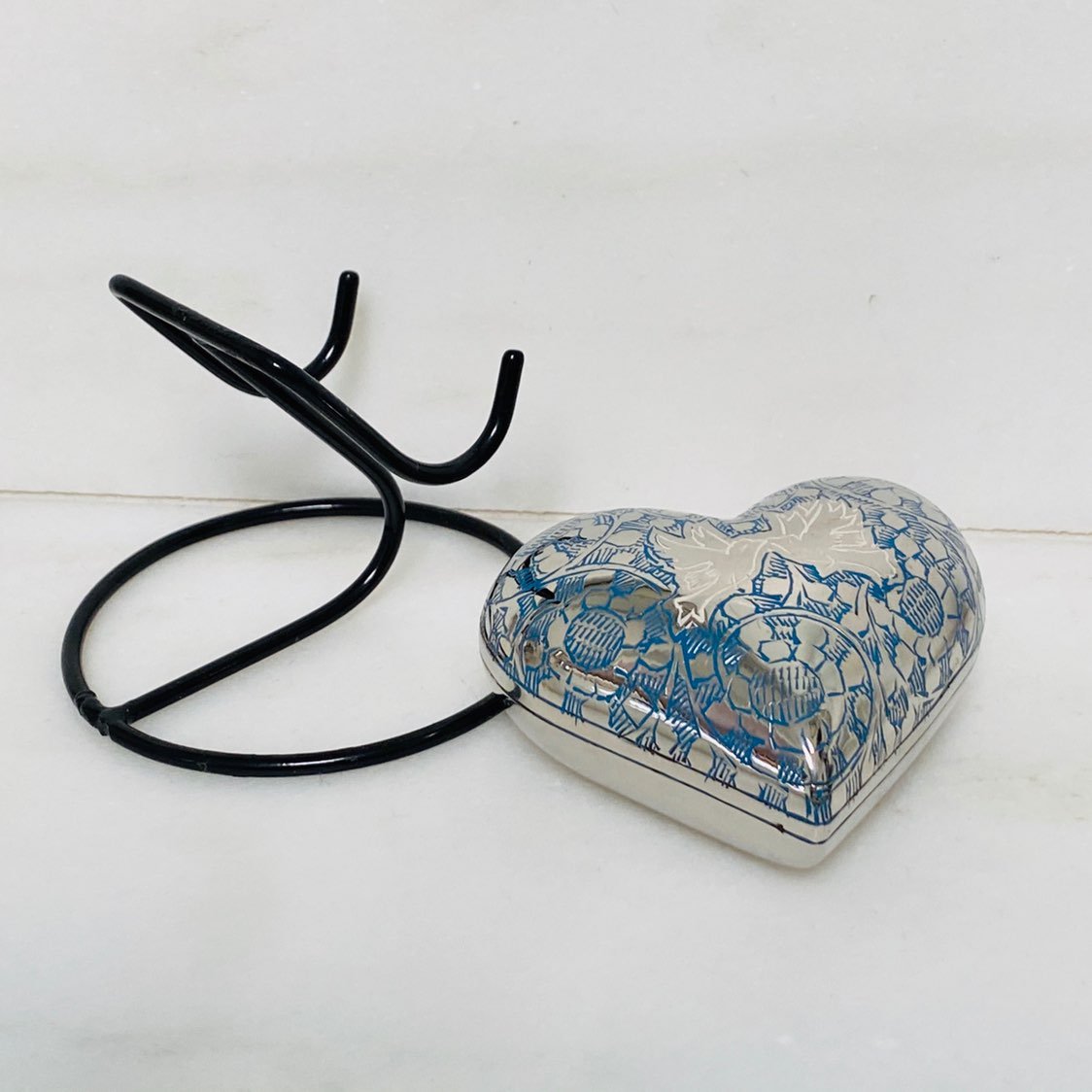 Cremation SILVER DOVE HEART with STAND