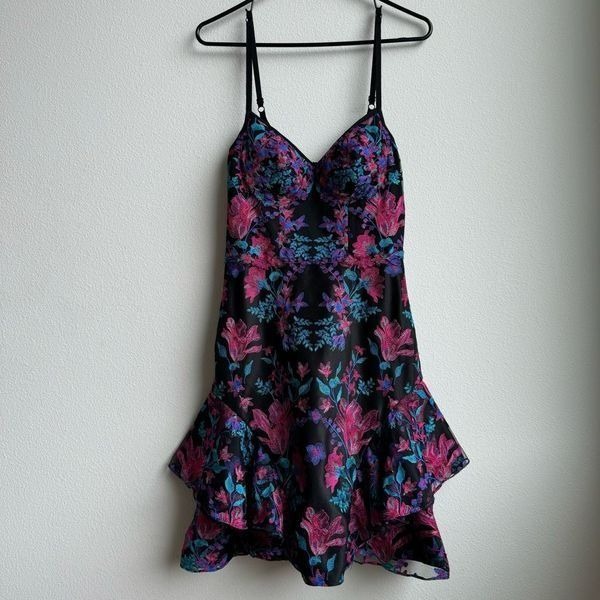 Marchesa Notte Embroidered Floral Applique Black Pink Party Guest Dress Size 2