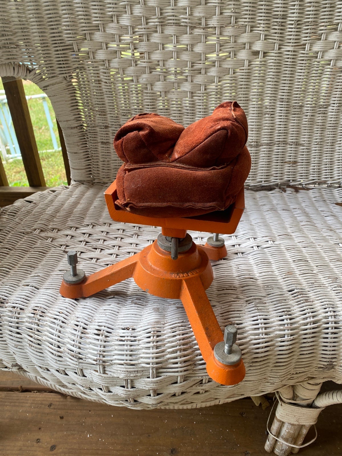 Vintage Hoppe’s gunrest with suede pistol tripod stand with extra suede bag