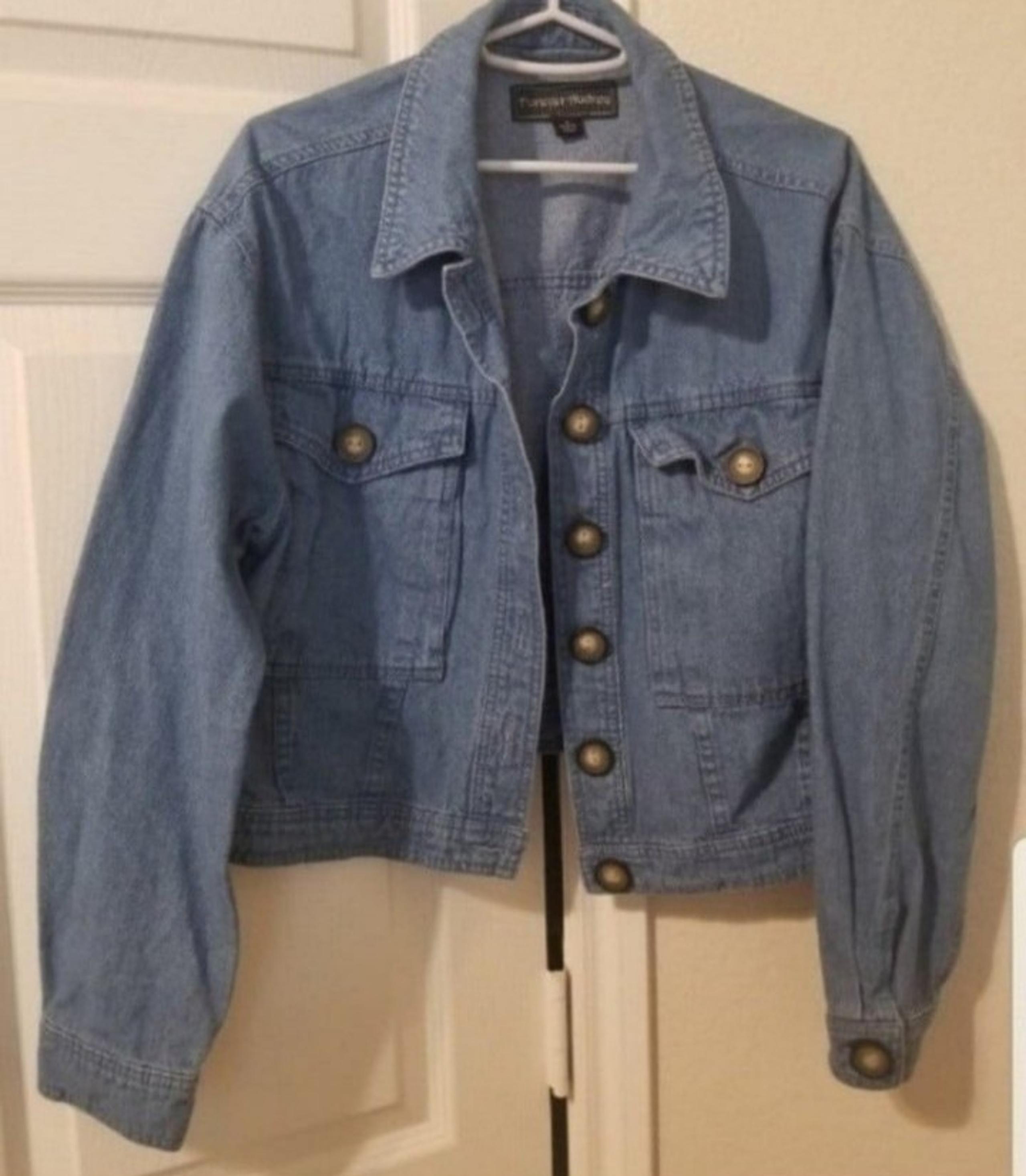 Forever Audrey denim Crop jacket BEST OFFER WILL BE CONSIDERED.