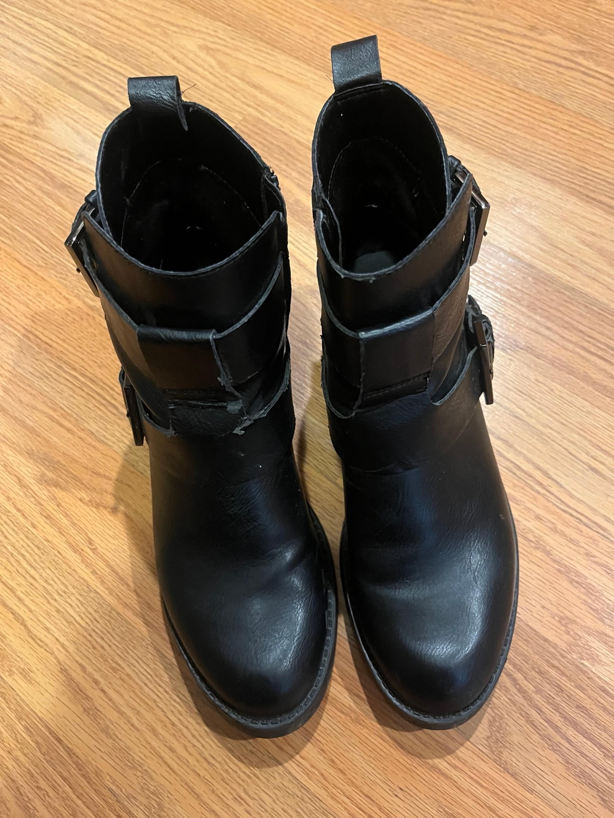 Kenneth Cole Ankle Boots 7.5