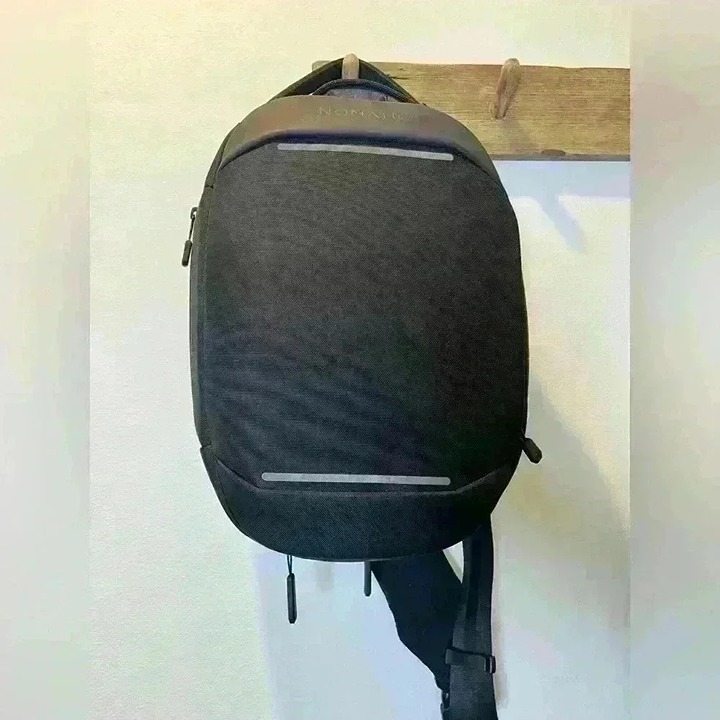 Nomatic 10L sling bag