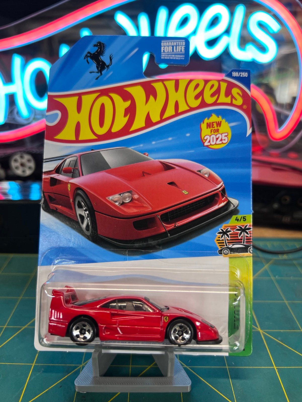 HOT WHEELS UNSPUN 2025 FERRARI F40 COMPETIZIONE - UNSPUN