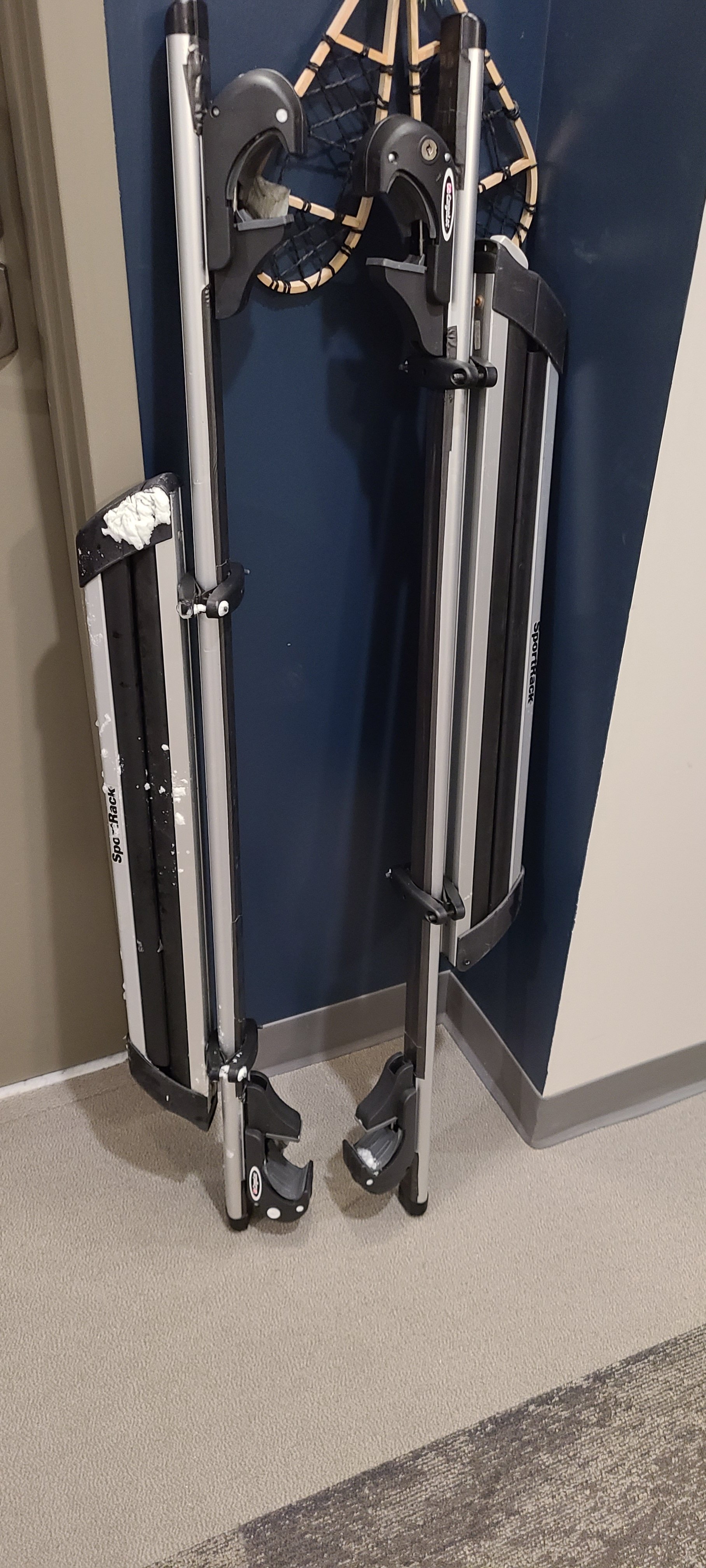 Ski rack and cross bars