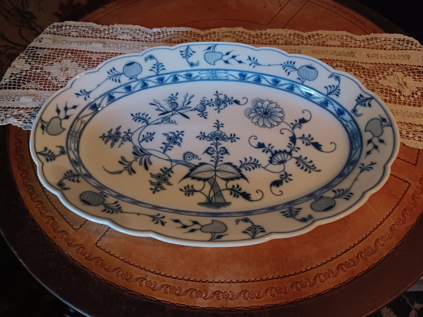 22 XL ANTIQUE MEISSEN BLUE ONION PLATTER