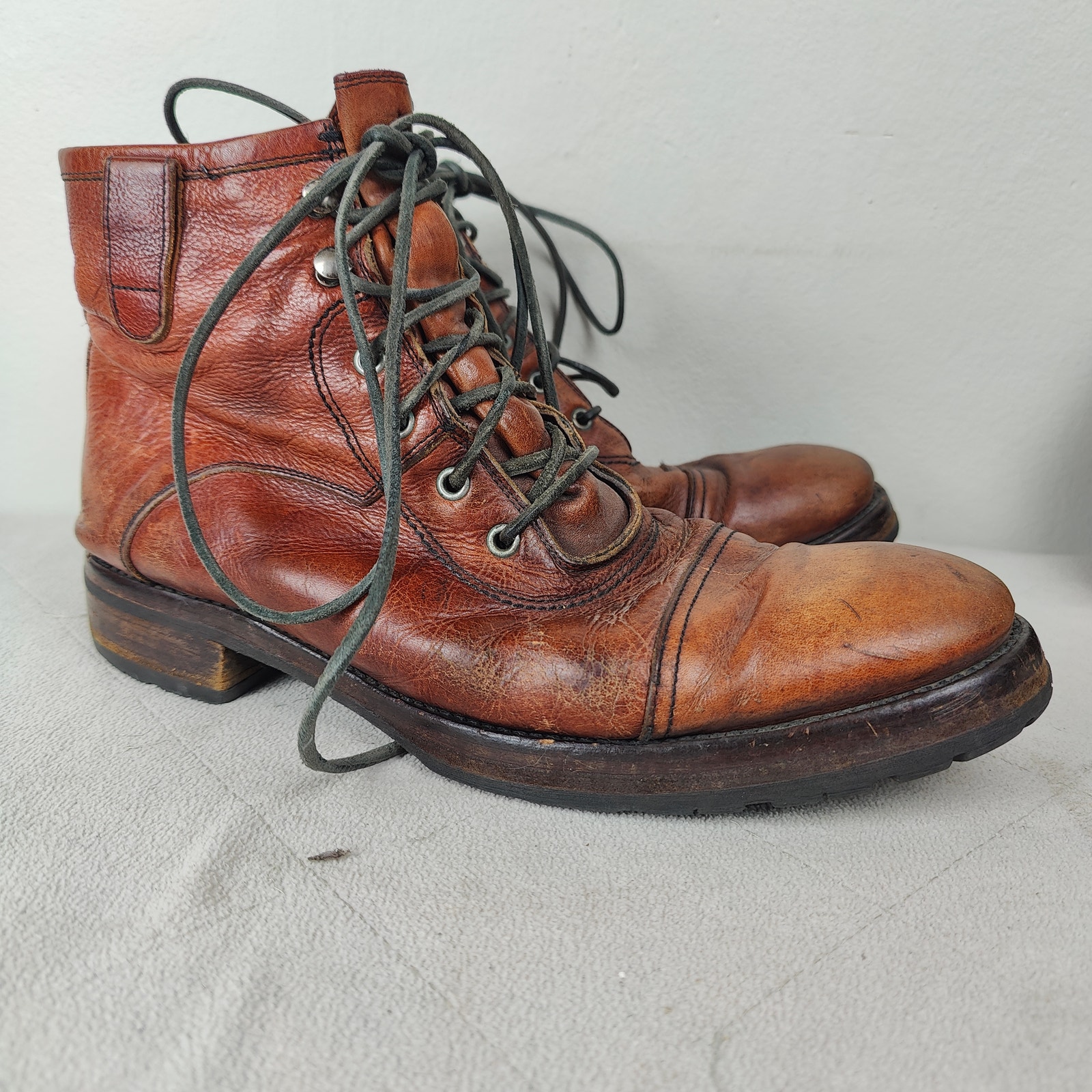 John Varvatos Bowery Spectator Boots Mens 10 Cognac Brown Lace Up Combat
