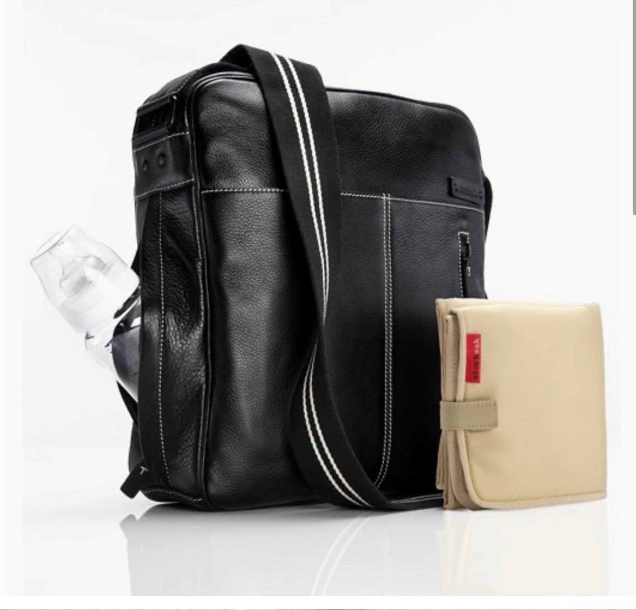 STORKSAK London Black Leather Jamie Messenger Unisex Diaper Bag w/ mat
