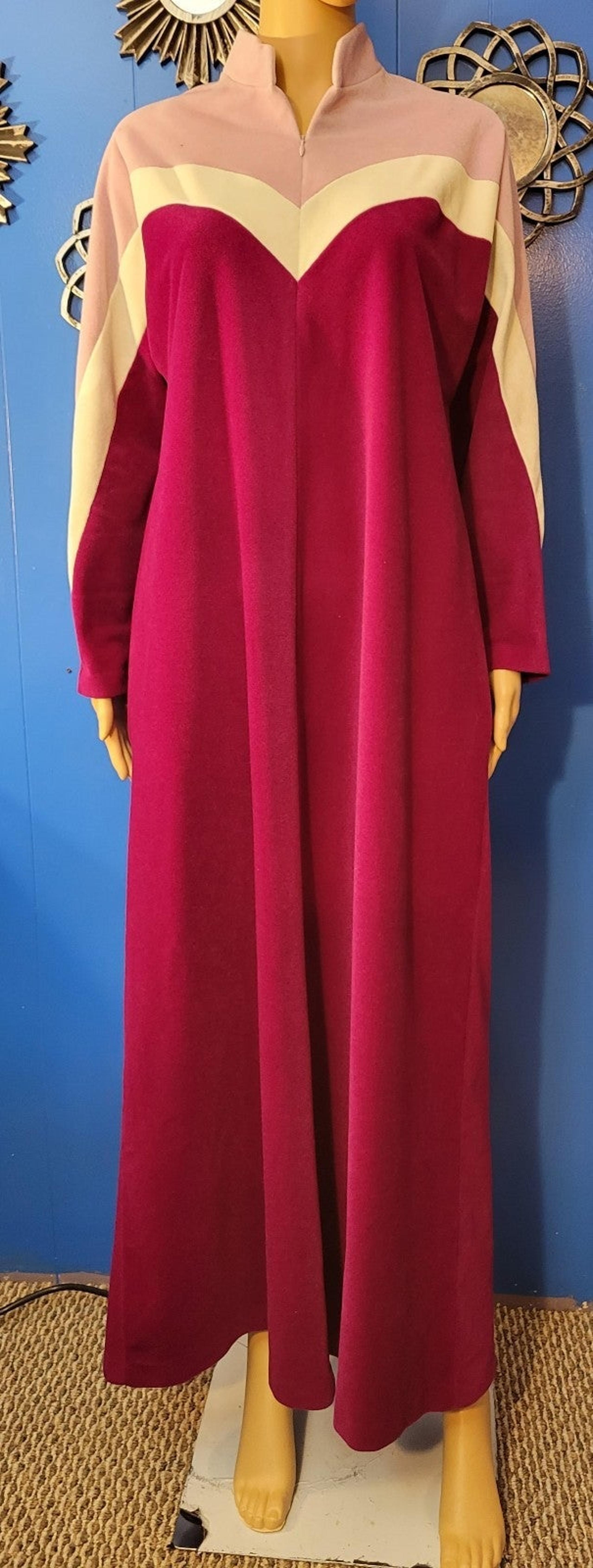 Vintage Vanity Fair Full Length Velvet Fleece House Coat Robe Half Zip Pockets