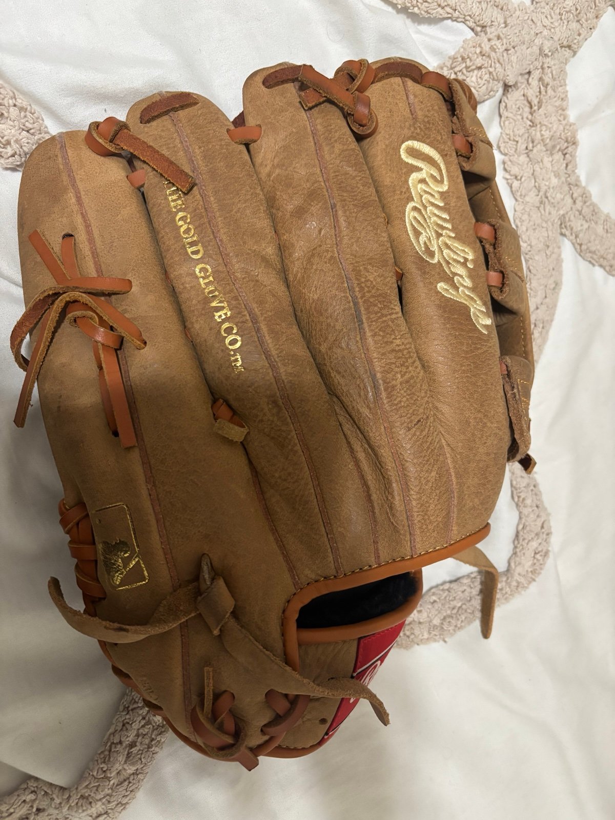 Gloves softball