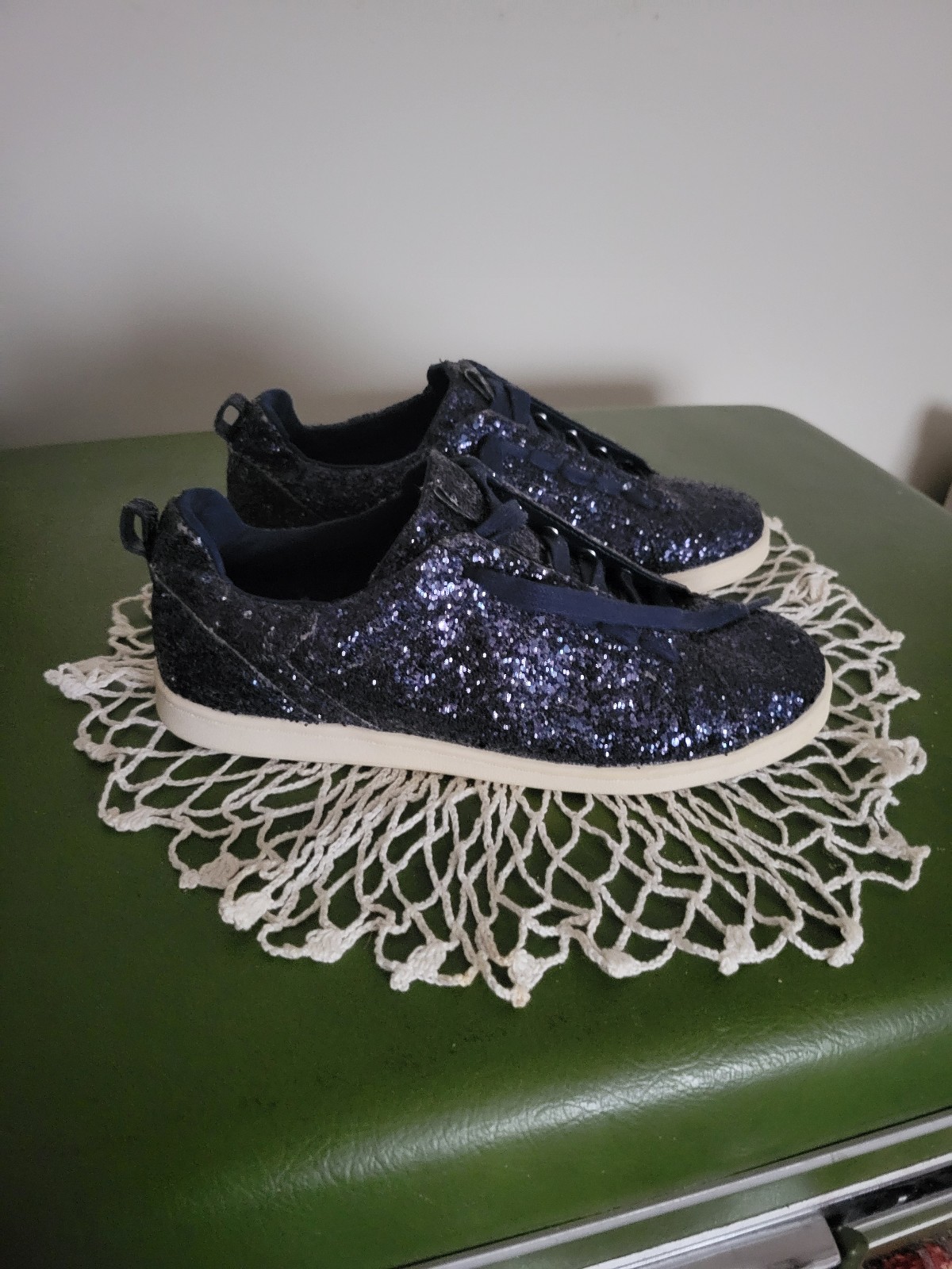 NWOT GB Girls Navy Blue Glitter Lux lace up tie sneakers shoes 5