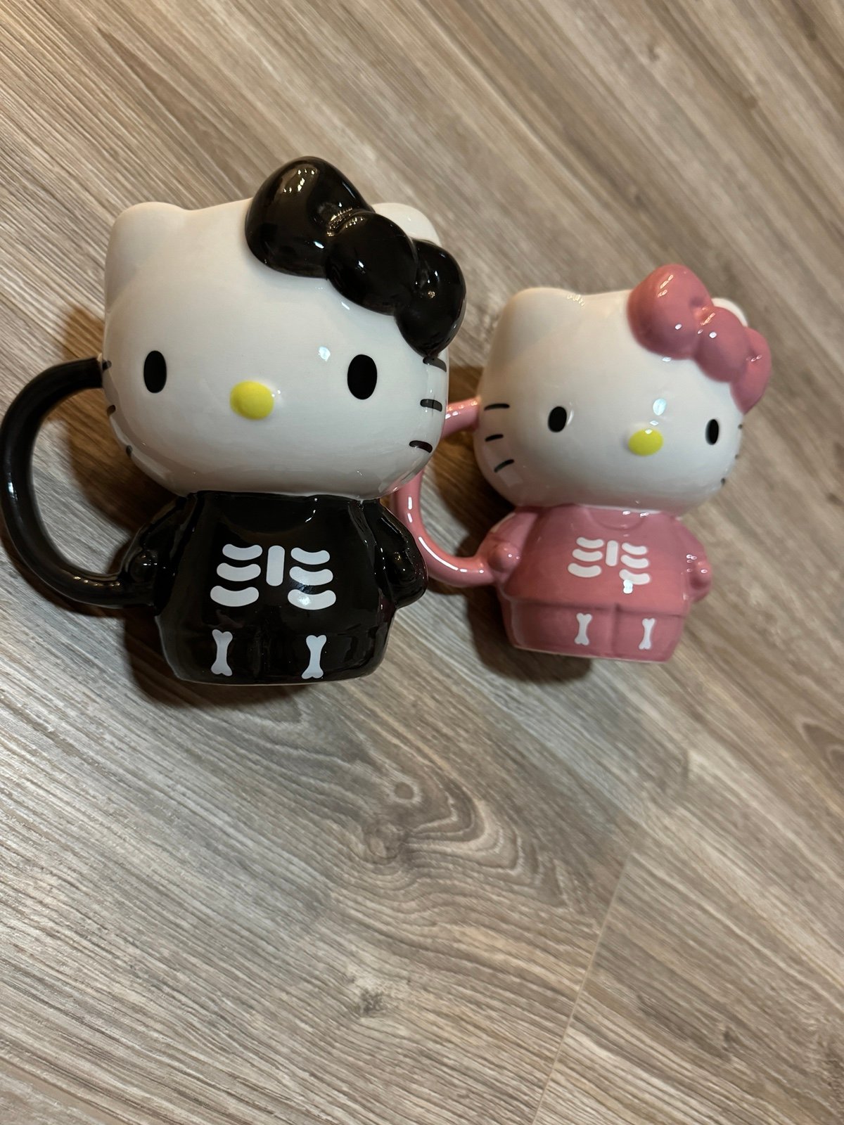 Hello Kitty Halloween skeleton couple mug