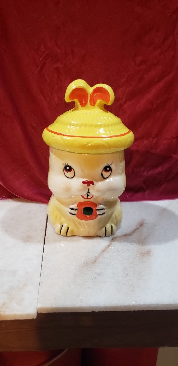 Vintage Kitsch ceramic Yellow Bunny Cookie Jar made in Japan