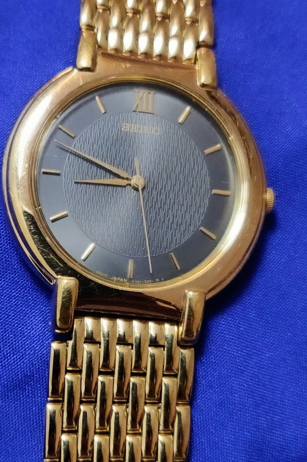 Seiko vintage Classic Gold Tone Men's Watch V791-1761
