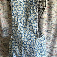 Blue/White Daisies Adult Apron