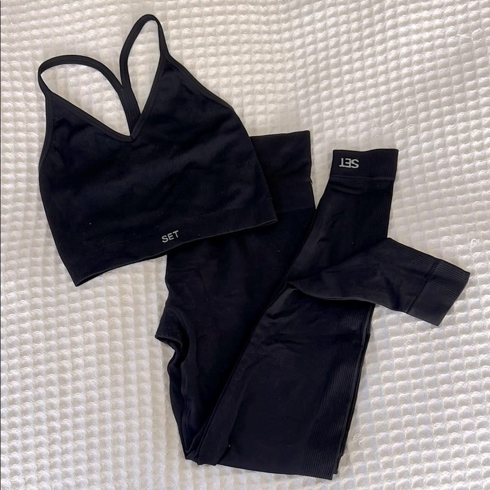 SET ACTIVE 2 Piece Matching Workout Set - Black XS Bra and M Leggings