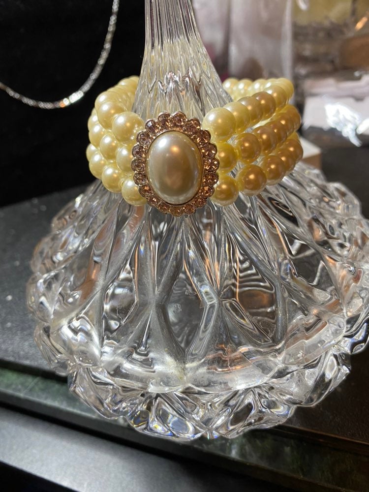 Bundle of rings