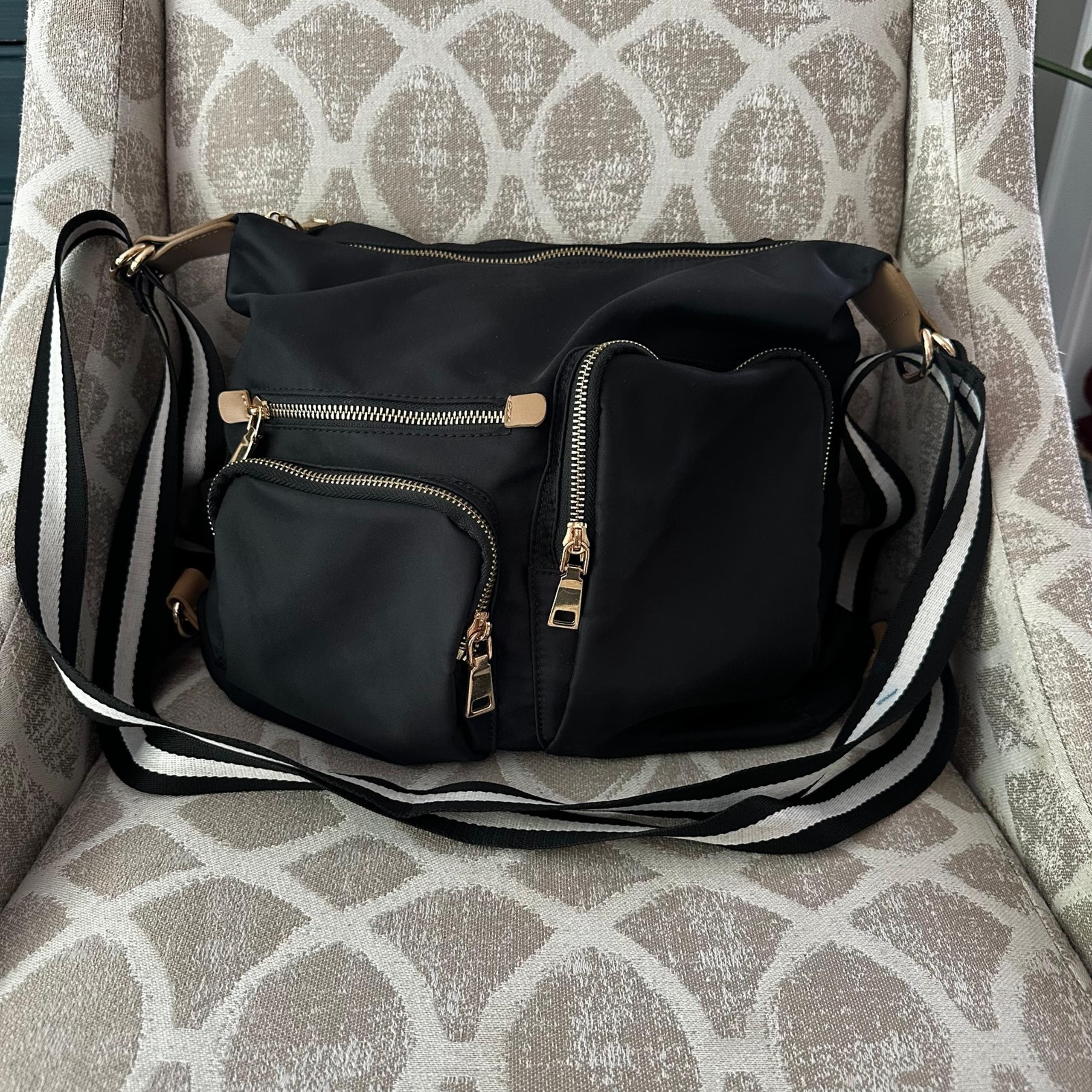 Crossbody Urban Expressions travel bag