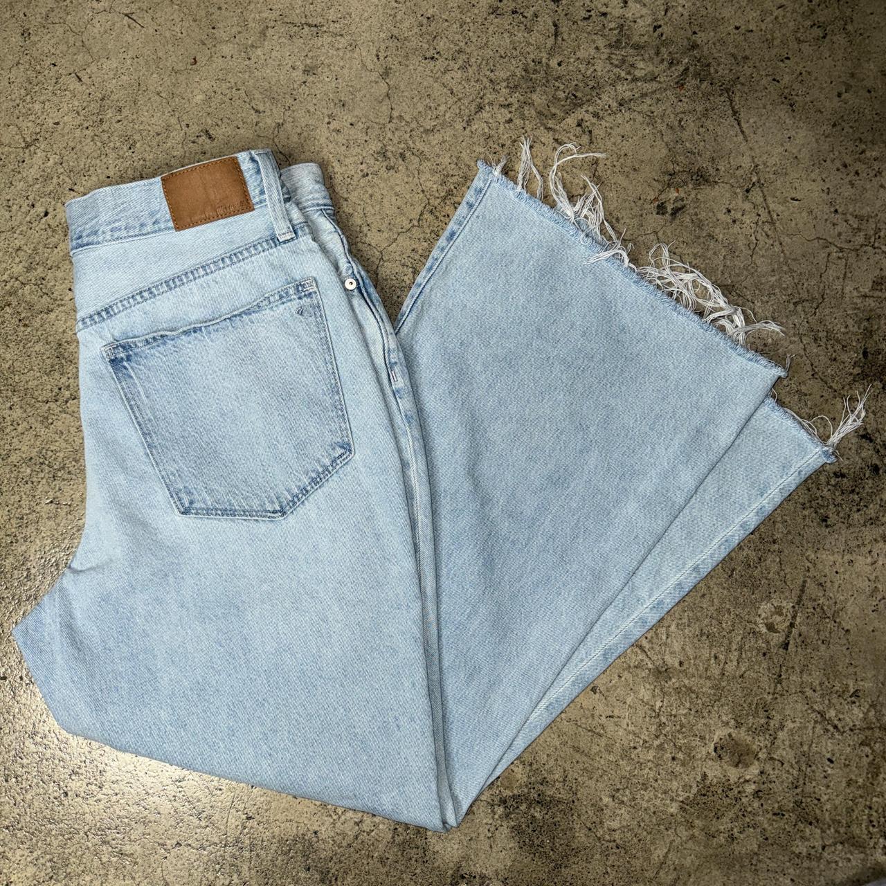 Madewell Women's Blue Jeans size 30 baggy fit light wash distressed