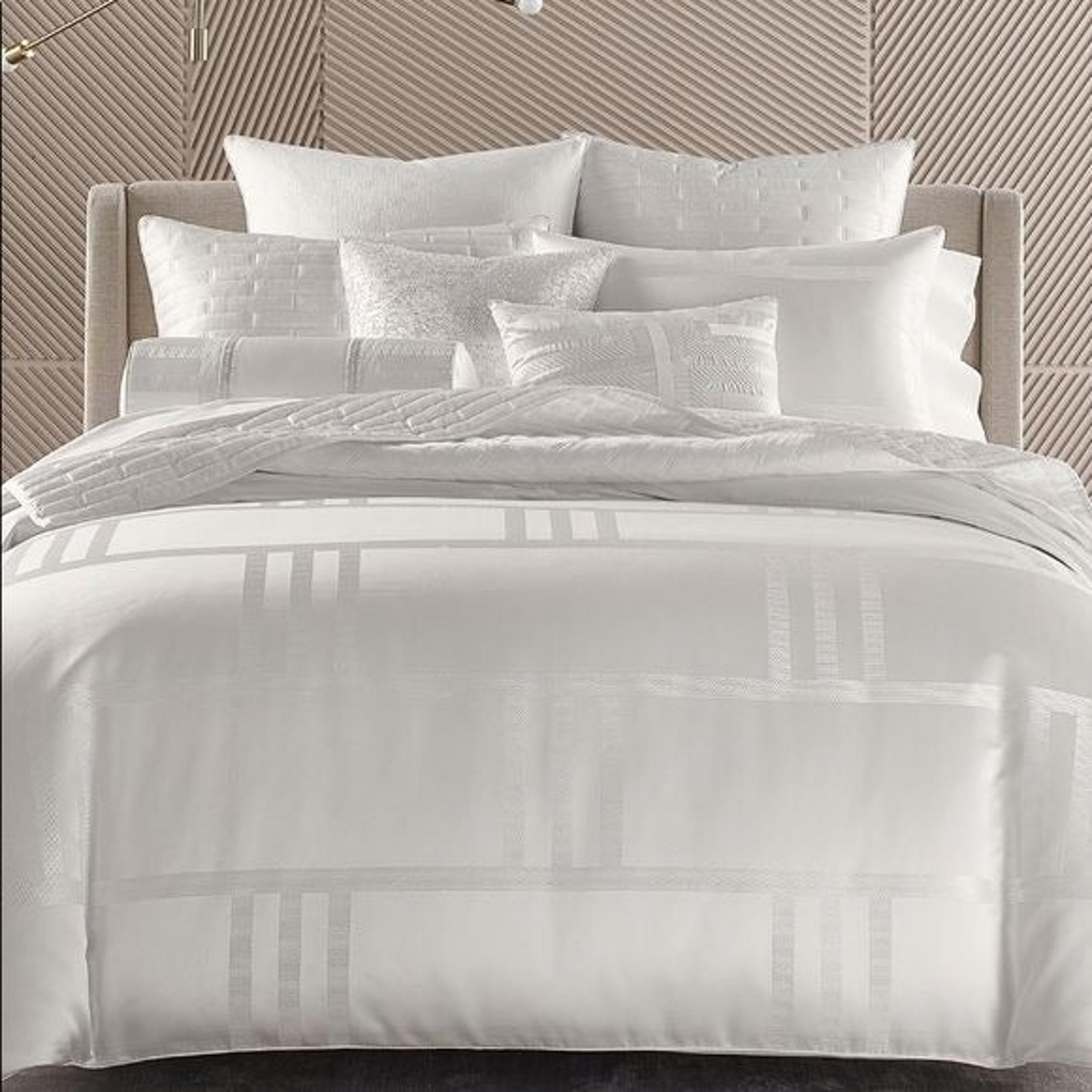 $335 Hotel Collection Structure Duvet Cover,Full/Queen
