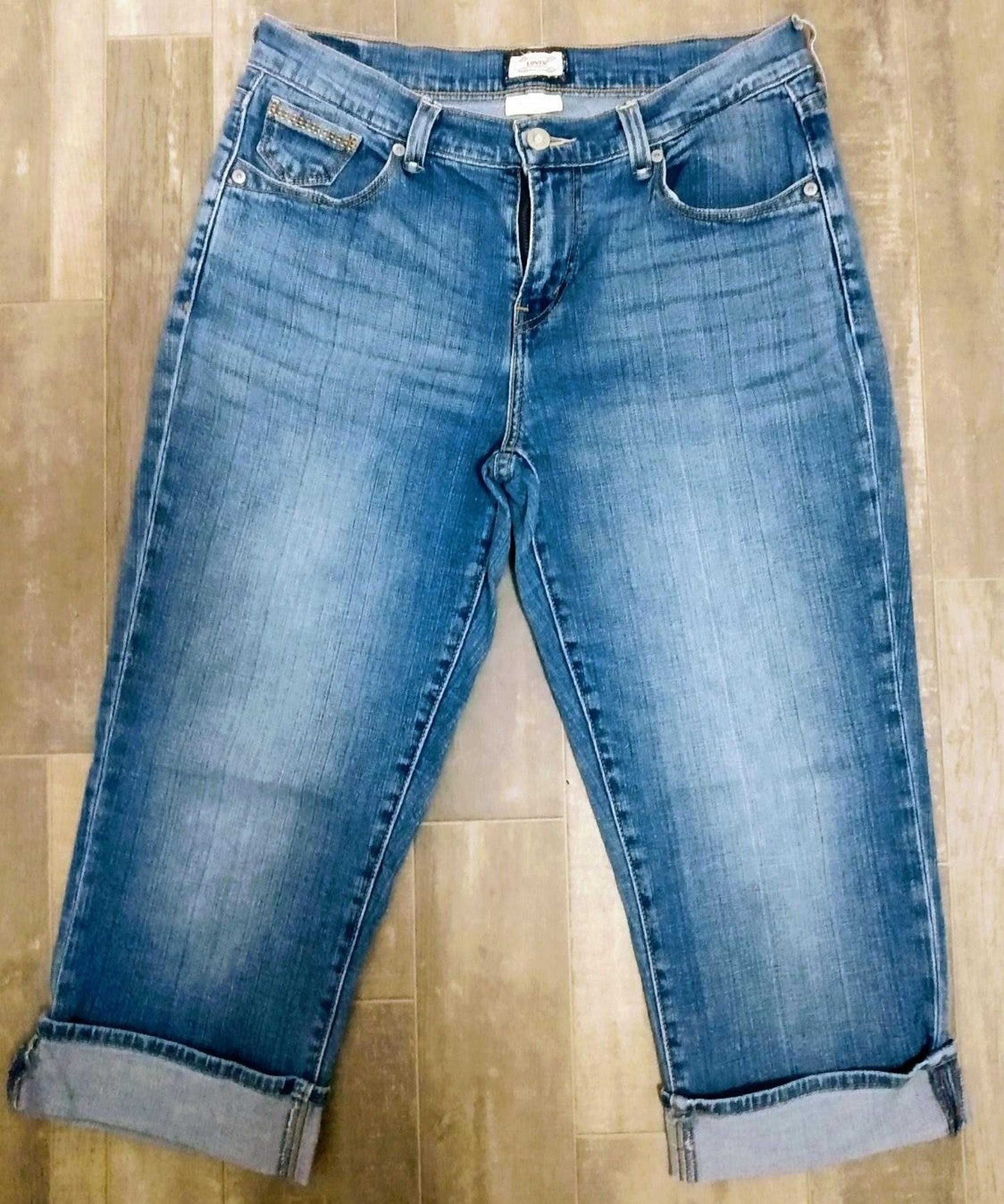 LEVI'S Jeans 515 Capri Medium Wash sz 6