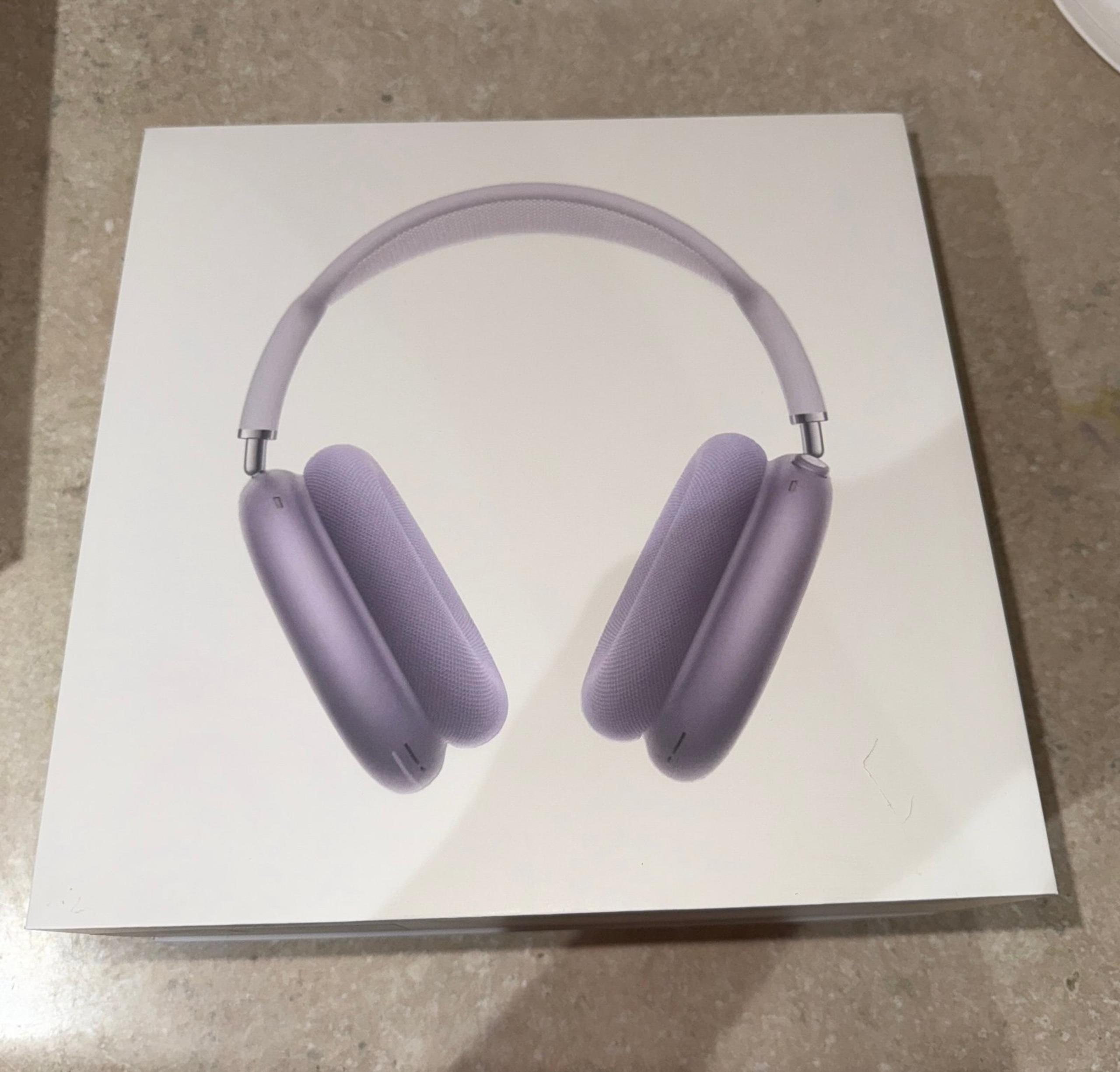AirPods Max purple usb-c
