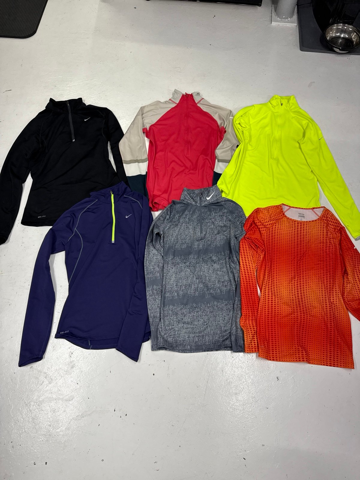 Bundle of 4 Nike quarter zip long sleeve running tops size medium