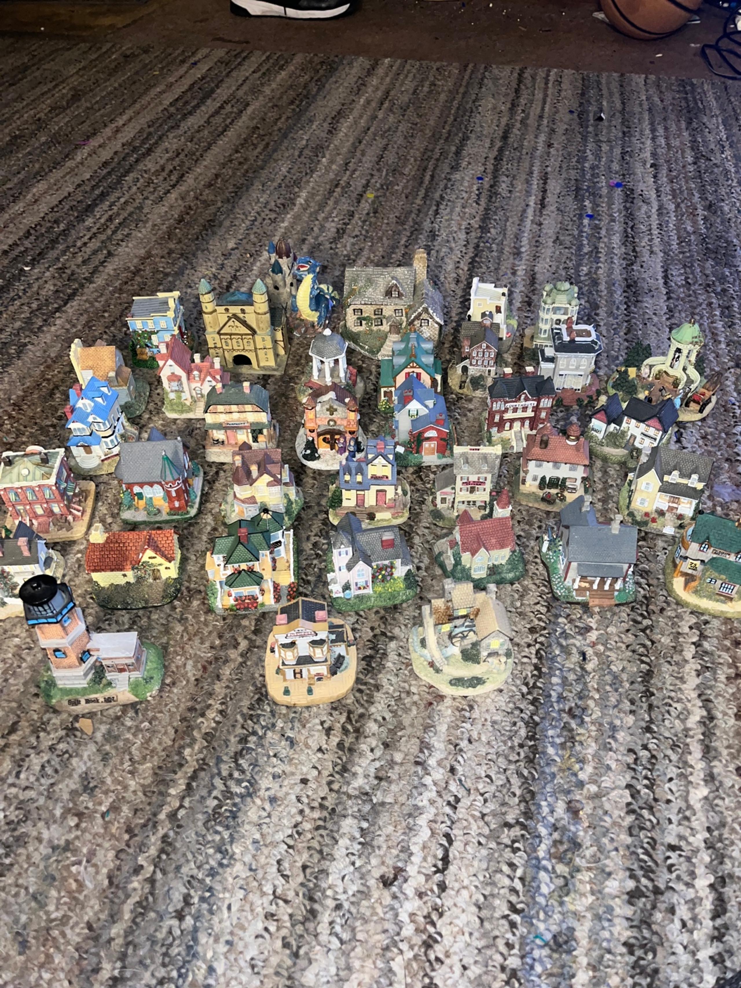 Collection of 36 vintage mini house what nots international resources