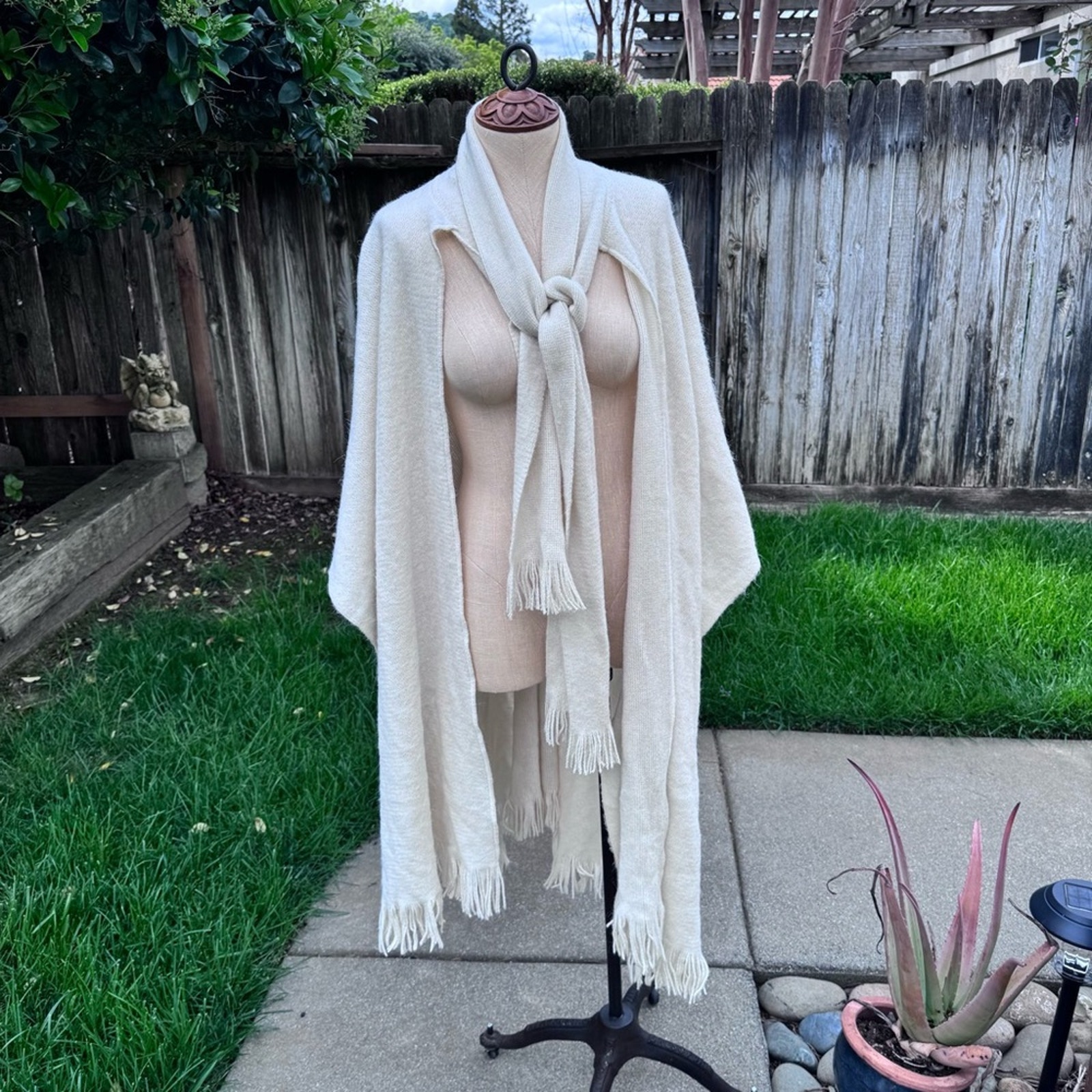 Vtg Morgan Taylor Wool Blend Cape Wrap with Attached Scarf Ivory with Fringe