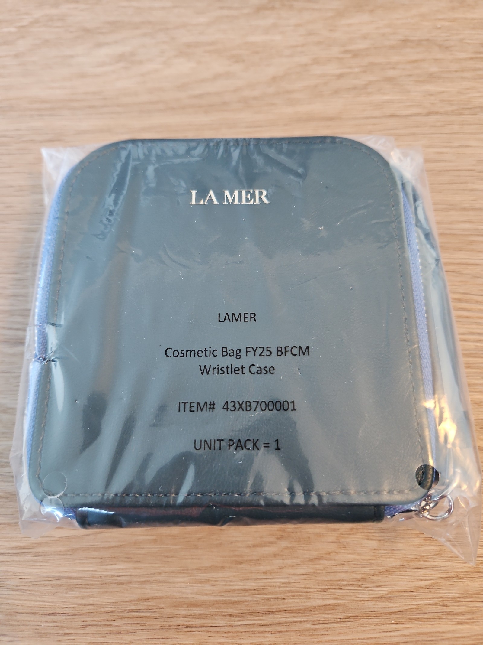 BN La Mer Cosmetic Bag + Applique Patches + Ornaments - detail