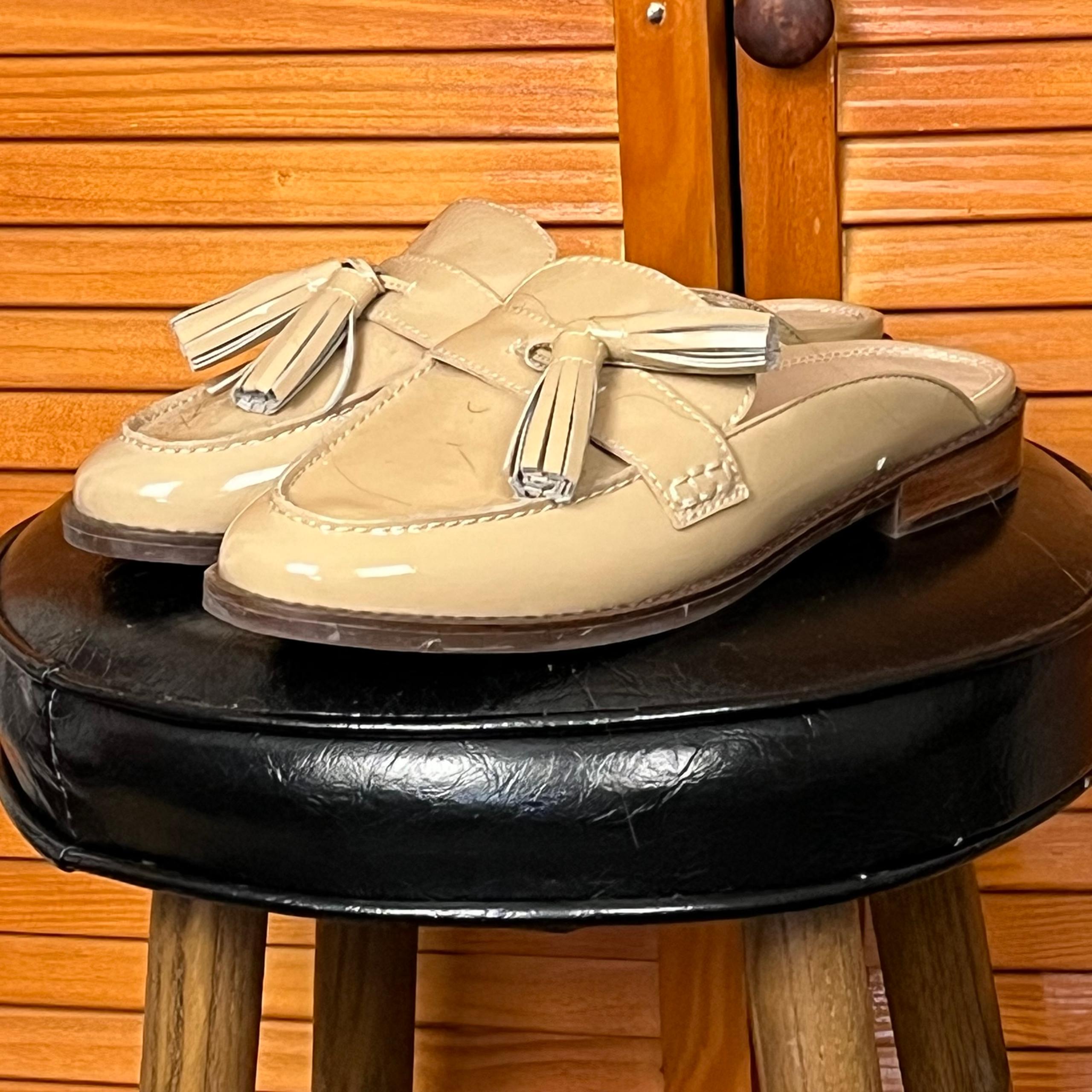 Viconic Beige Patent Leather Tassel Loafer Mule Slip ons