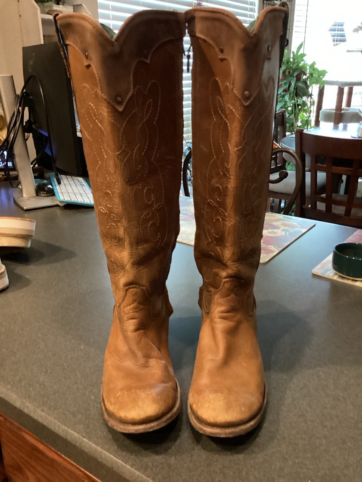 Women’s CORRAL leather western boots 8.5