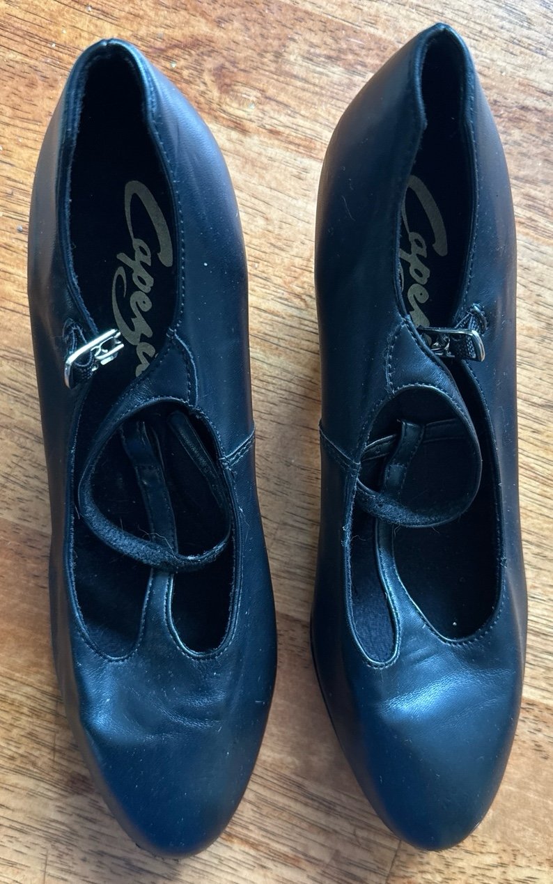 Black Capezio 9M dance shoes - used
